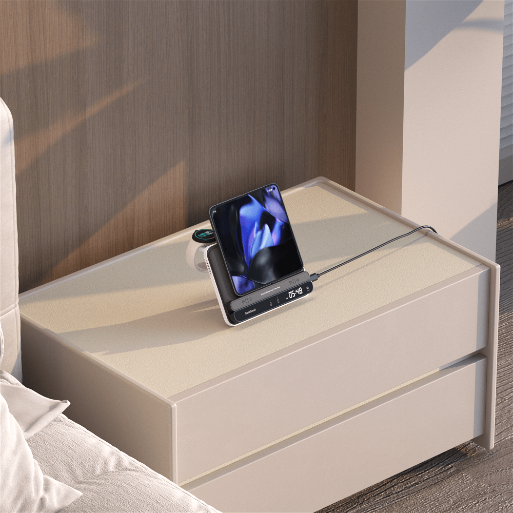 The SwanScout 710FG2 functions as a high-efficiency Pixel charger, offering wireless speed and elegance for everyday use.