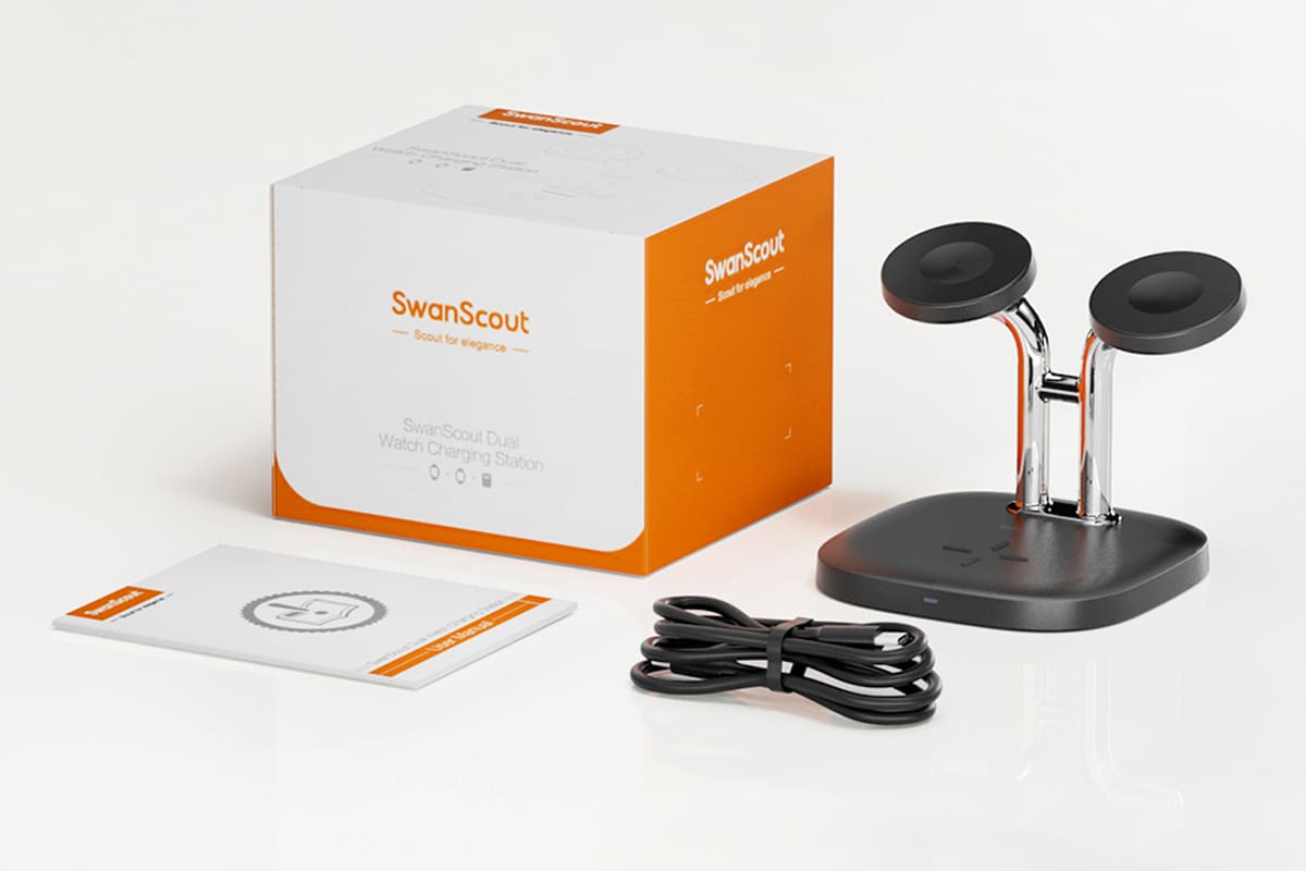 SwanScout 704S package with charging station, USB cable and user manual